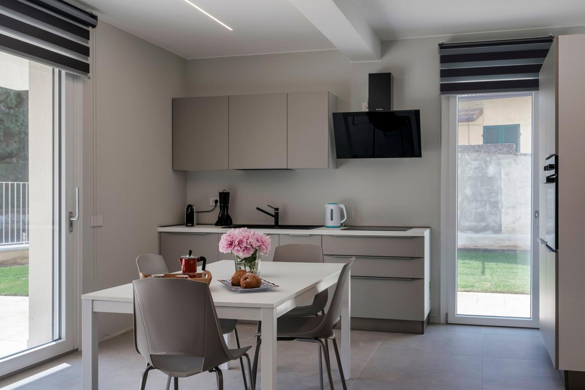 Malvezzi Apartments Desenzano del Garda Exterior photo