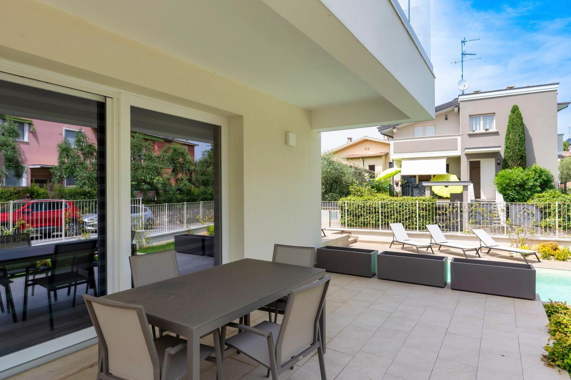 Malvezzi Apartments Desenzano del Garda Exterior photo